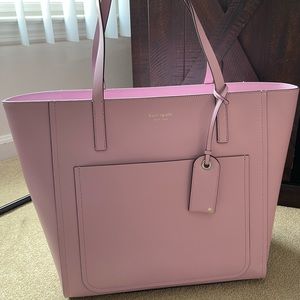 Kate Spade womans Large Pocket Tote bag. New !!!  Quartz pin (650) Lalena